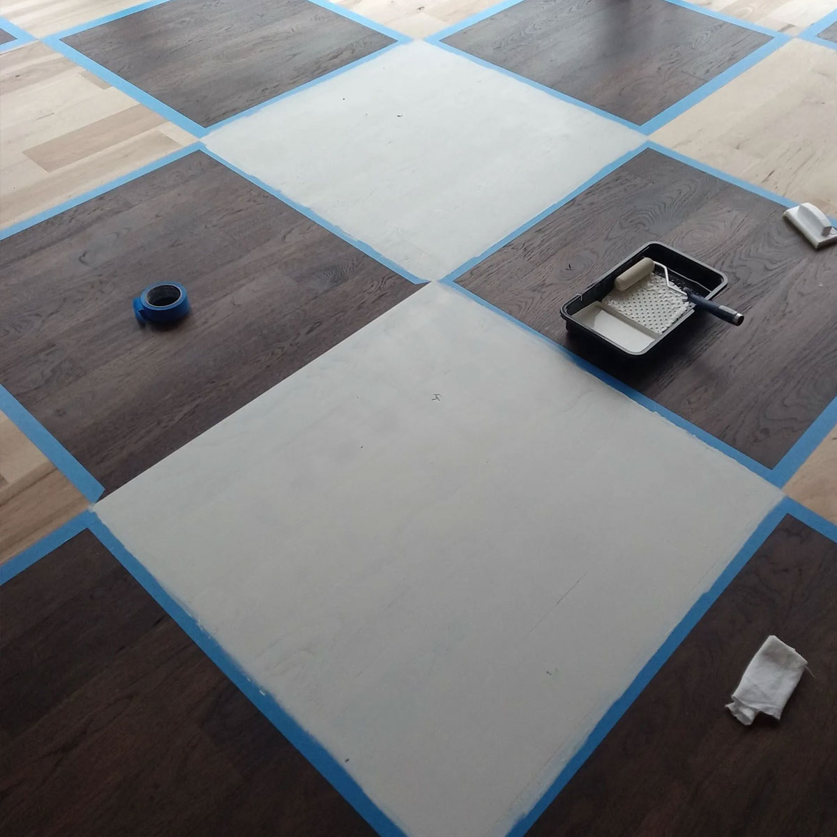 Garth Brooks checkerboard wood floor